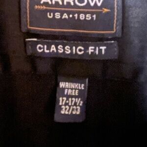Men’s black dress shirt size 17-17.5, 32/33.
